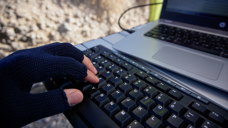 Best Fingerless Gloves for Typing in Cold Offices and Working Outside: A Real Review